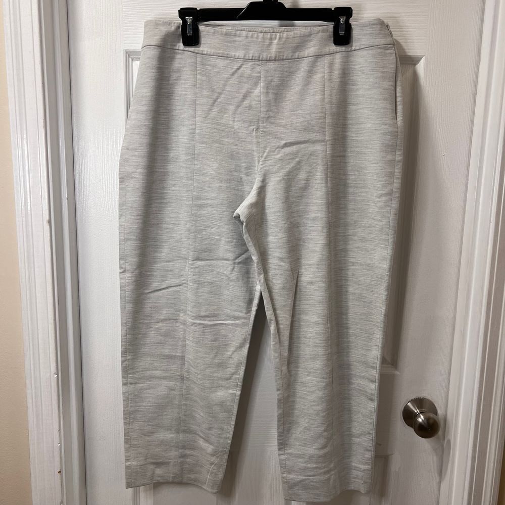 St. John Light Gray Elegant Knit Flat Waist Tapered Pants SZ 14-Business Casual